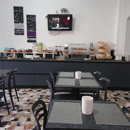 奥里亚斯特拉酒店 3*